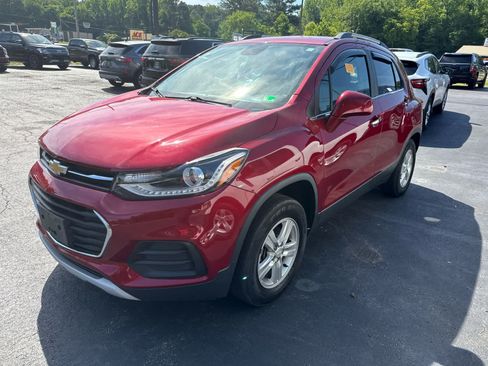 Used 2020 Chevrolet Trax LT w/ Driver Confidence Package AWD/4WD image 6