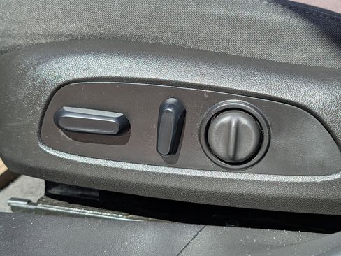 Certified 2018 Chevrolet Malibu LT FWD image 15