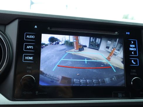 Used 2016 Toyota Tacoma SR5 image 33