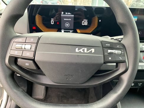 Used 2025 Kia K4 FWD image 28