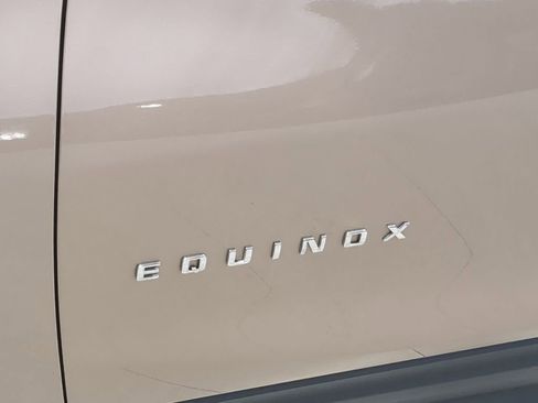Used 2019 Chevrolet Equinox LT FWD image 16
