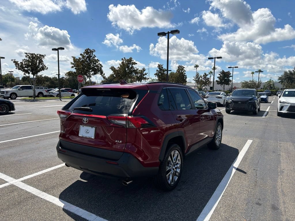 Used 2021 Toyota RAV4 XLE Premium FWD image 6
