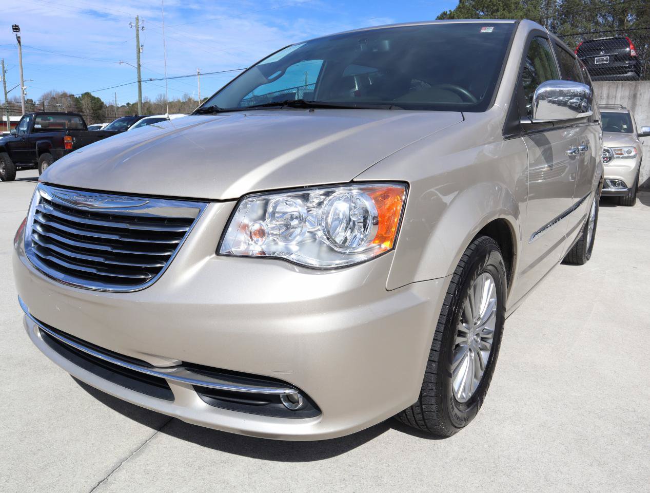 Used 2016 Chrysler Town & Country Touring-L w/ Driver Convenience Group FWD image 31
