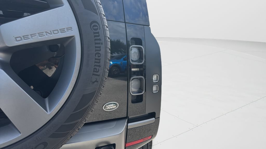 Used 2023 Land Rover Defender 110 Carpathian Edition AWD/4WD image 40