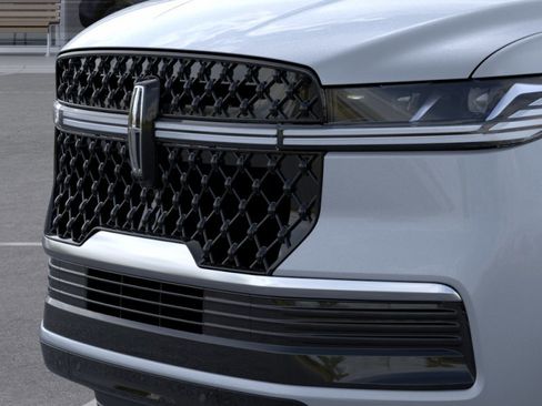 New 2026 Lincoln Navigator Reserve w/ Jet Appearance Package AWD/4WD image 39