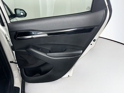 Used 2025 Kia Seltos S FWD image 29