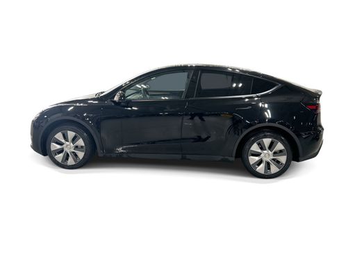 Certified 2023 Tesla Model Y Long Range AWD/4WD image 3