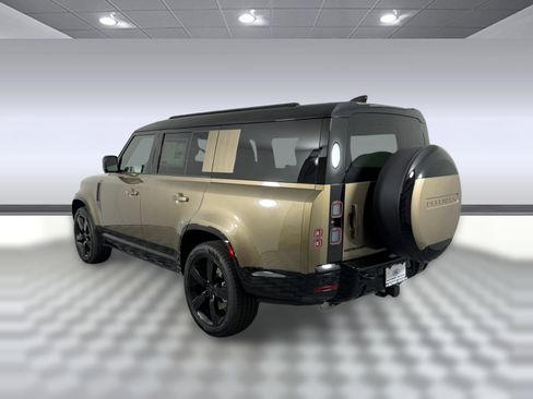 New 2026 Land Rover Defender 130 X-Dynamic SE AWD/4WD image 3