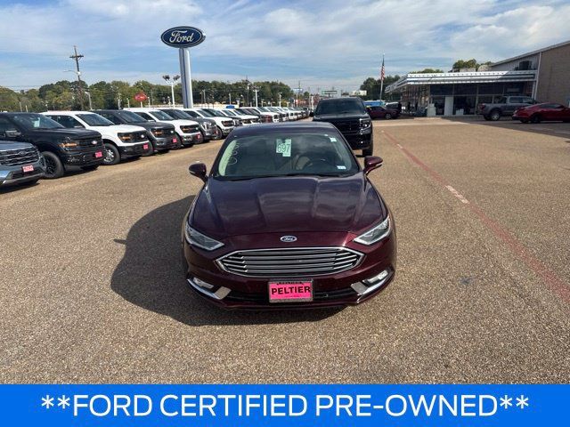 Used 2017 Ford Fusion SE w/ Fusion SE Technology Package FWD image 2