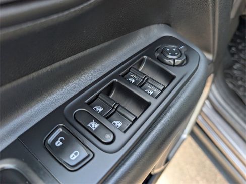 Used 2018 Jeep Renegade Limited w/ UConnect 8.4 Nav Group image 13