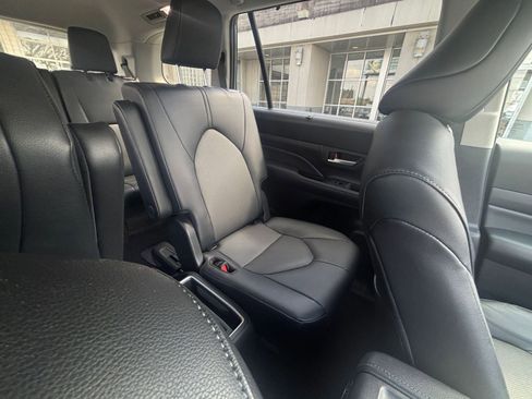 Used 2025 Toyota Grand Highlander FWD image 38