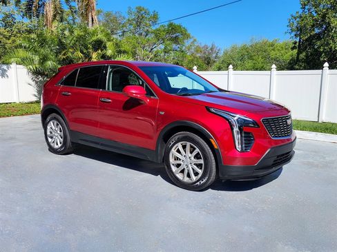 Used 2019 Cadillac XT4 Luxury FWD image 2