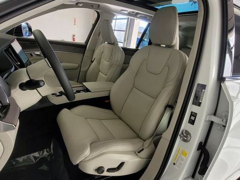 New 2026 Volvo XC90 B6 Ultra w/ Lounge Package AWD/4WD image 10