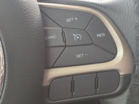 Used 2017 Jeep Renegade Sport w/ Power & Air Group FWD image 37