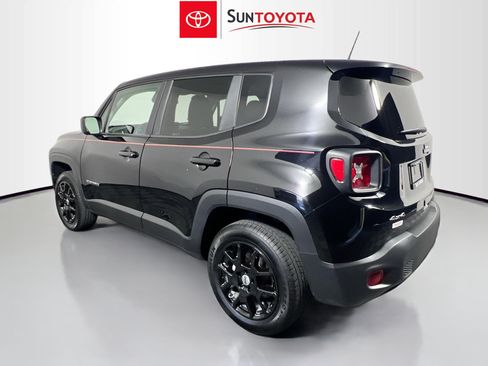 Used 2023 Jeep Renegade Latitude AWD/4WD image 6