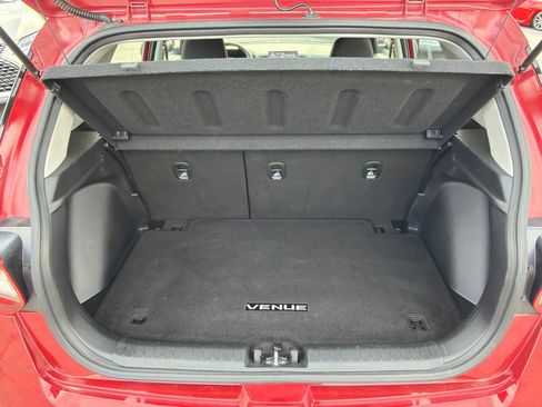 Used 2024 Hyundai Venue SE image 18