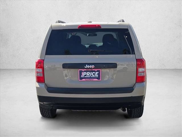 Used 2017 Jeep Patriot Sport FWD image 7