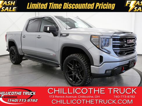 Used 2024 GMC Sierra 1500 AT4 w/ Technology Package AWD/4WD image 1