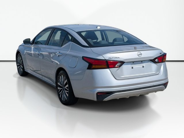 Used 2024 Nissan Altima 2.5 SV FWD image 9