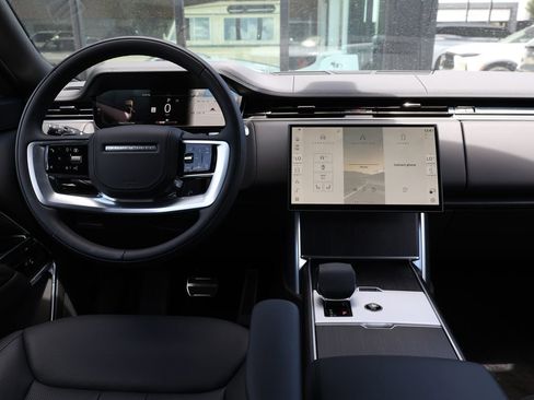 Used 2025 Land Rover Range Rover SE AWD/4WD image 26