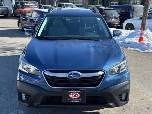 Used 2022 Subaru Outback Premium image 2
