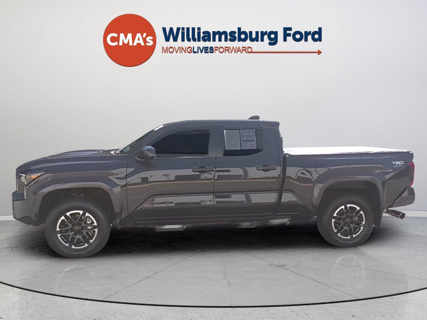 Used 2025 Toyota Tacoma TRD Sport AWD/4WD image 2