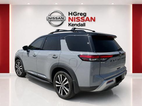 Used 2023 Nissan Pathfinder Platinum w/ Lighting Package (N93) AWD/4WD image 2
