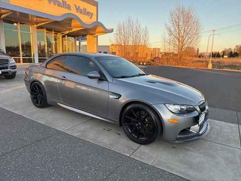 Used 2013 BMW M3 Convertible image 2