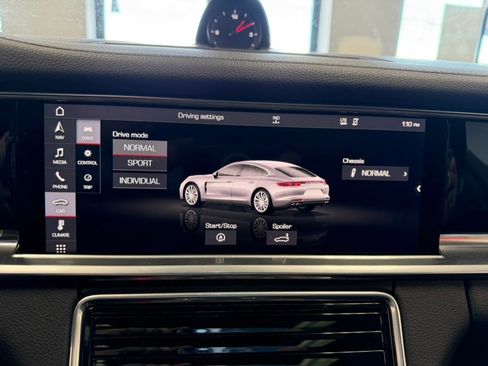 Used 2019 Porsche Panamera 4 image 72