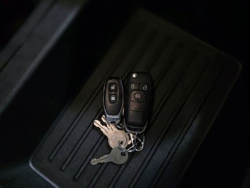 Used 2022 Ford F450 XL w/ Power Equipment Group image 40