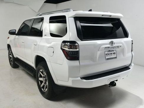 Used 2018 Toyota 4Runner SR5 Premium image 8