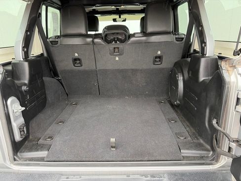 Used 2020 Jeep Wrangler Unlimited Rubicon AWD/4WD image 22