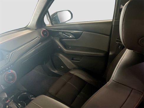 Used 2023 Chevrolet Blazer RS w/ Enhanced Convenience Package image 24