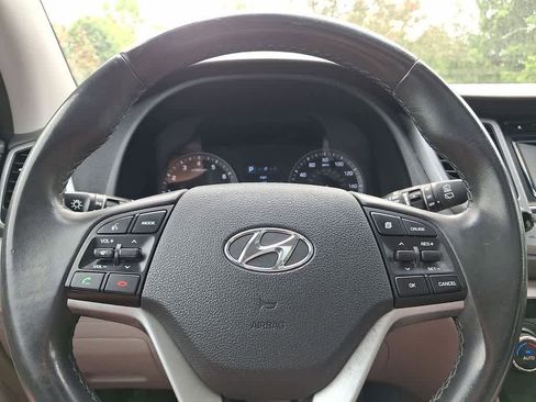 Used 2017 Hyundai Tucson Value AWD/4WD image 16