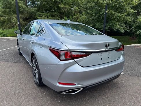 Used 2024 Lexus ES 350 w/ Premium Package FWD image 3
