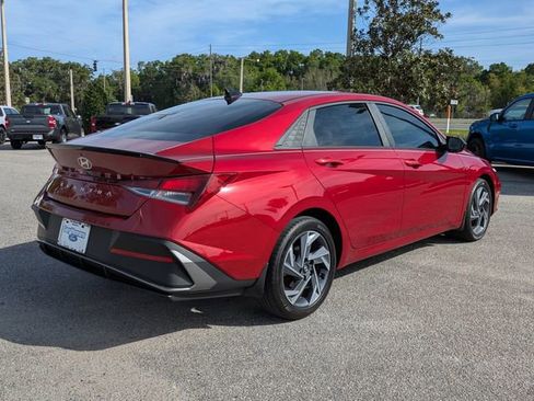 Used 2025 Hyundai Elantra Sport FWD image 4