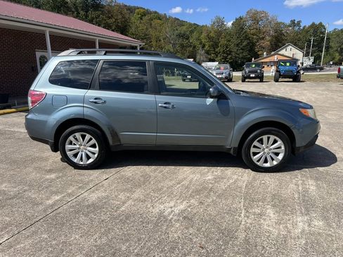Used 2012 Subaru Forester 2.5X Premium image 2