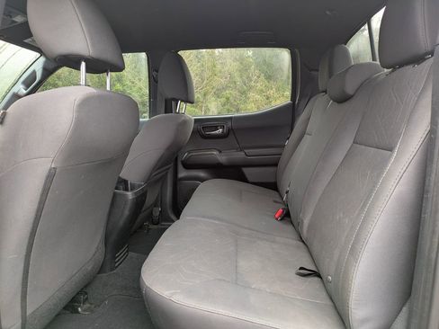 Used 2017 Toyota Tacoma SR5 image 25