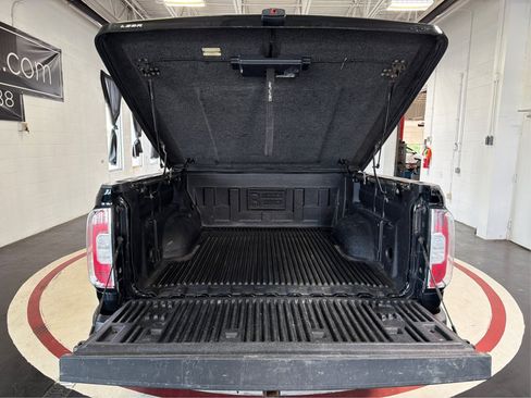 Used 2019 GMC Canyon SLE AWD/4WD image 13