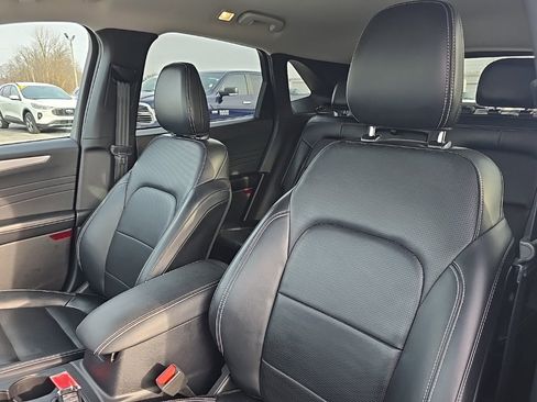 Used 2023 Ford Escape Platinum image 18