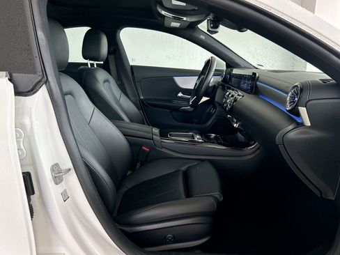 Used 2025 Mercedes-Benz CLA 250 image 32