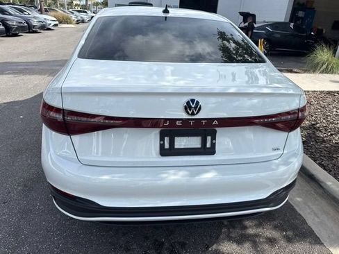 Used 2026 Volkswagen Jetta SE FWD image 8