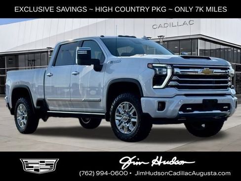 Used 2024 Chevrolet Silverado 2500 High Country w/ Technology Package AWD/4WD image 1