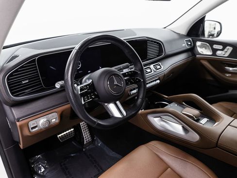 Used 2024 Mercedes-Benz GLS 450 4MATIC w/ AMG Line Exterior image 9
