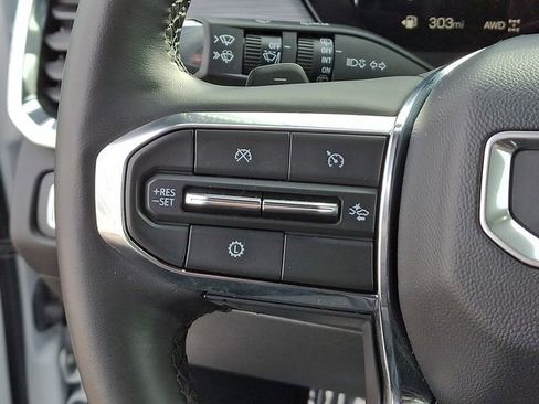 Used 2025 GMC Acadia Elevation image 26