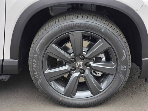 New 2026 Honda Pilot Sport image 9