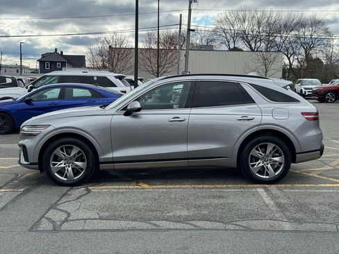 Used 2025 Genesis GV70 3.5T Sport AWD/4WD image 2