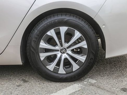 Used 2022 Toyota Prius Prime Limited FWD image 12