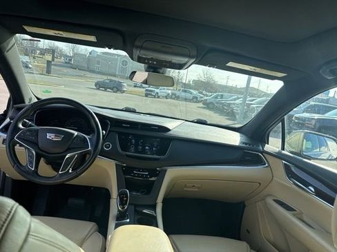 Used 2018 Cadillac XT5 Luxury w/ Driver Awareness Package image 28