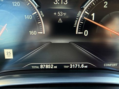 Used 2016 BMW 750i xDrive image 10